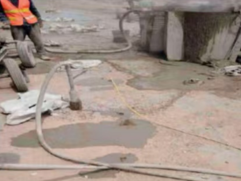 磴口水泥混凝土路面板底注浆技术 路面脱空注浆整治方案